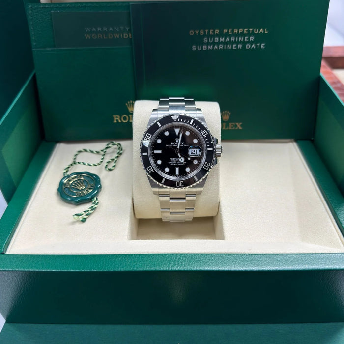 Rolex Submariner 41mm Date Stainless Steel Black Dial Black Bezel Men's Watch 2025-126610LN