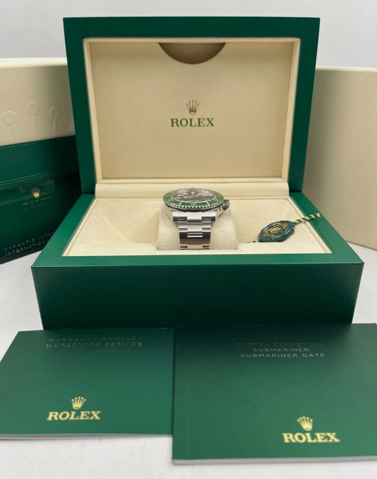 Rolex Submariner Date Oyster Steel Black 41 mm Dial Watch 126610LV