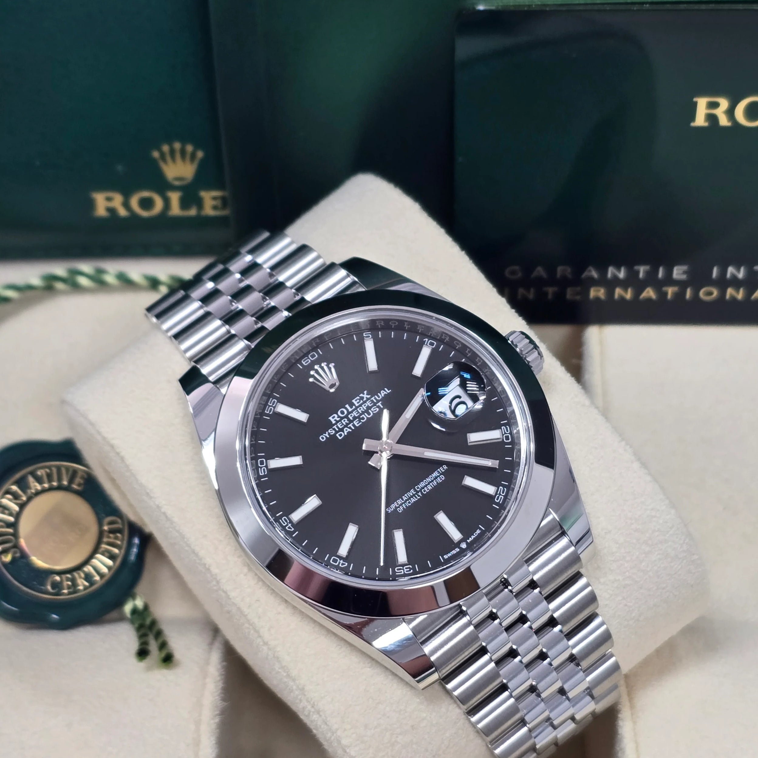 Rolex Datejust 41mm Smooth Bezel Black Index Dial Jubilee New 2025 - 126300