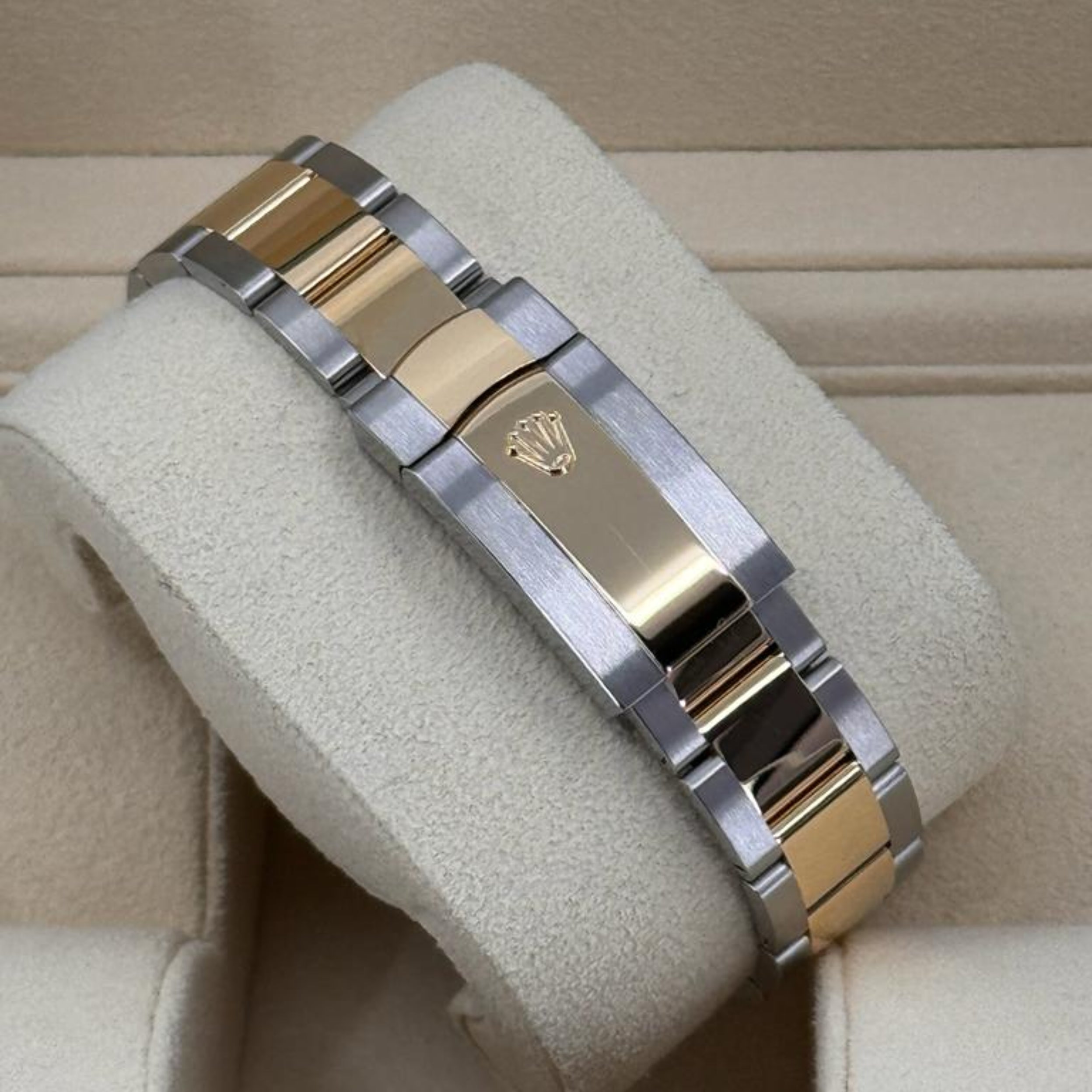 Rolex Datejust 41mm Two-Tone Yellow Gold Fluted Bezel Black Diamond Dial New 2025 - 126333