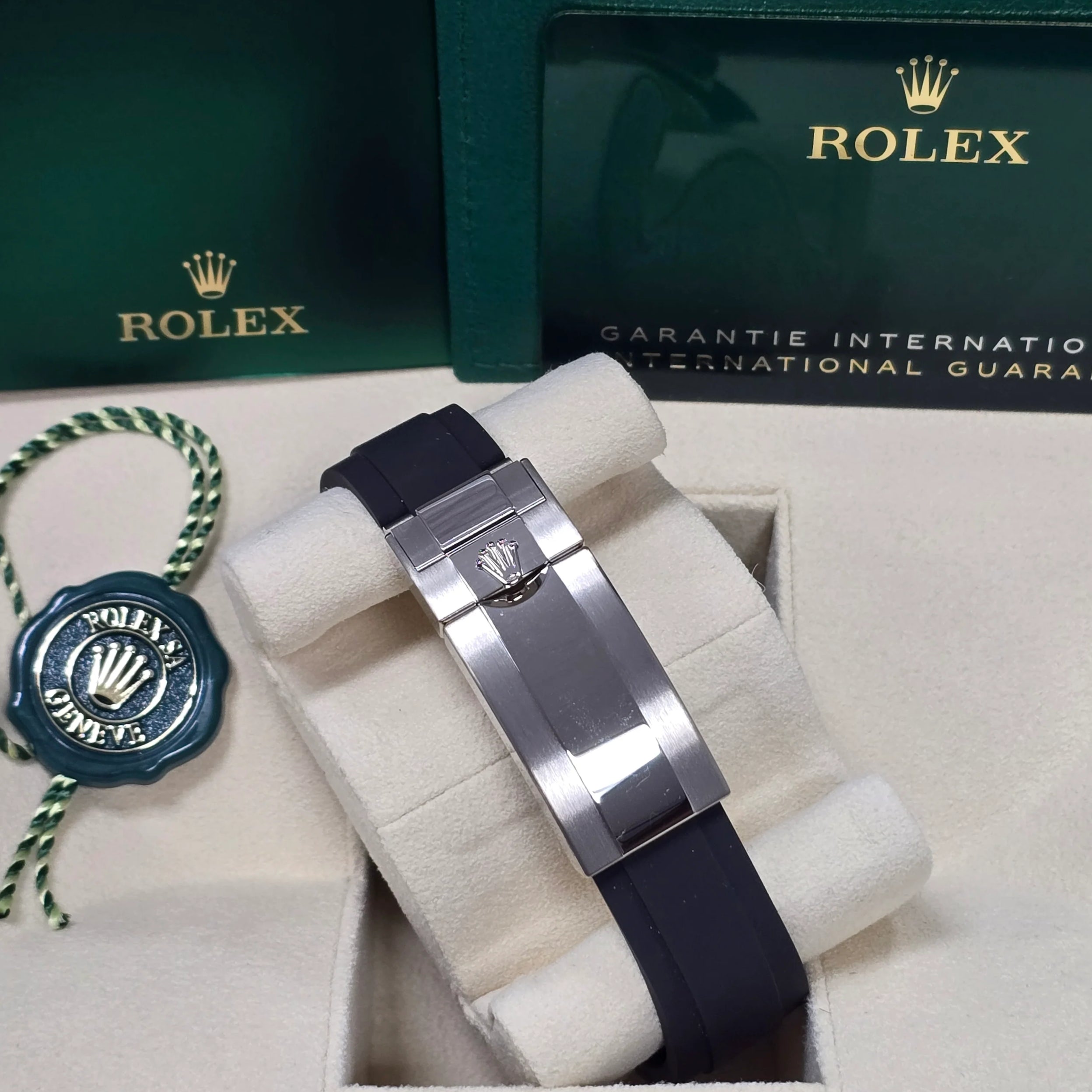 Rolex Cosmograph Daytona 40mm White Gold Grey "Ghost" Dial Oysterflex New 2025 - 126519LN