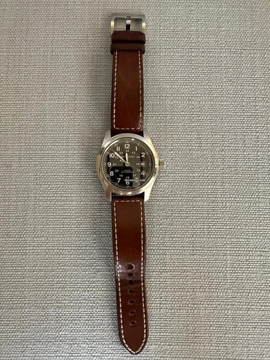 8932533