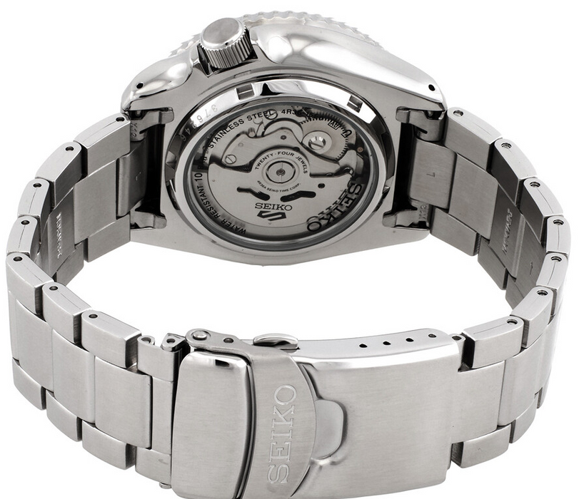 8933002