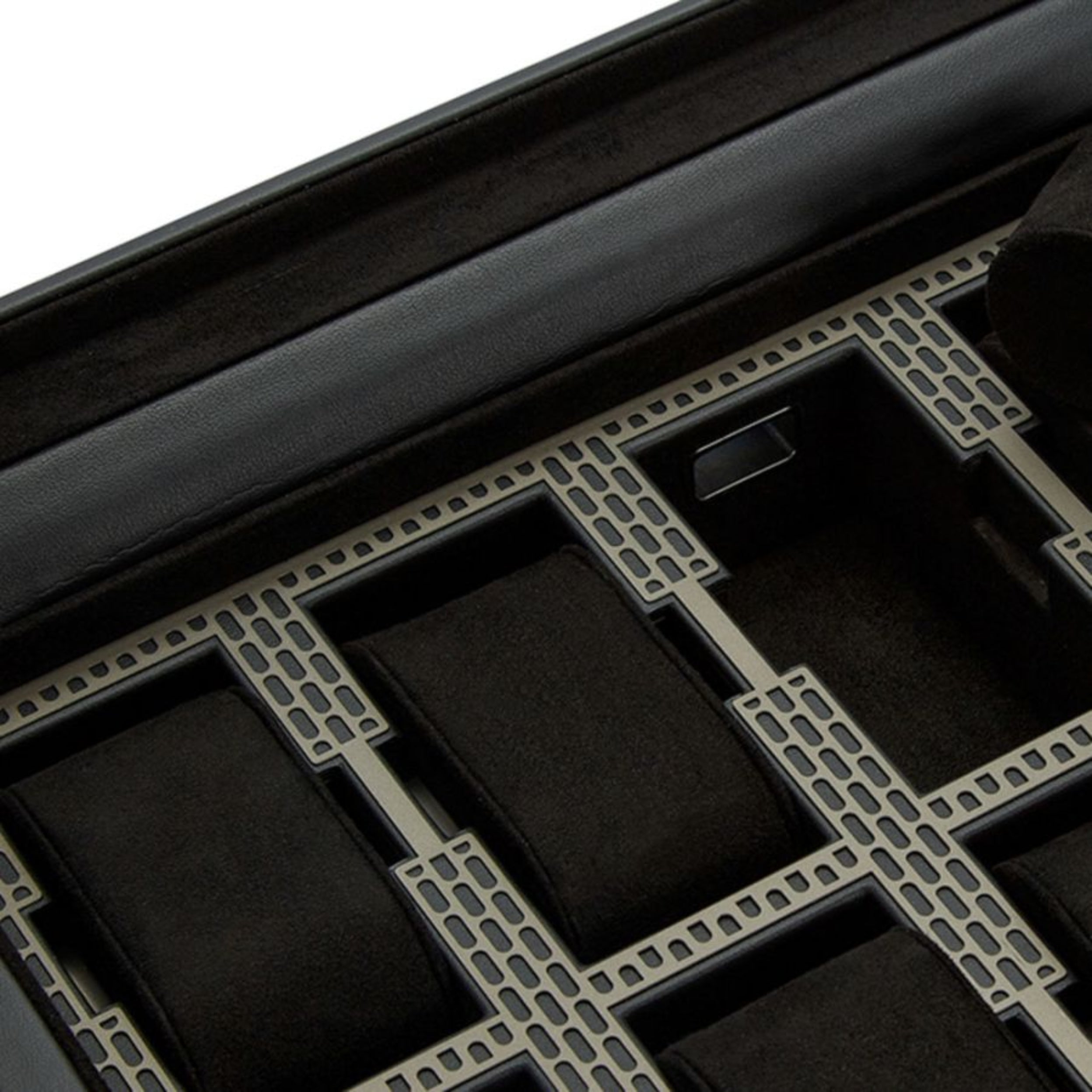 Wolf Axis 15 Powder Coat Watch Box 488303