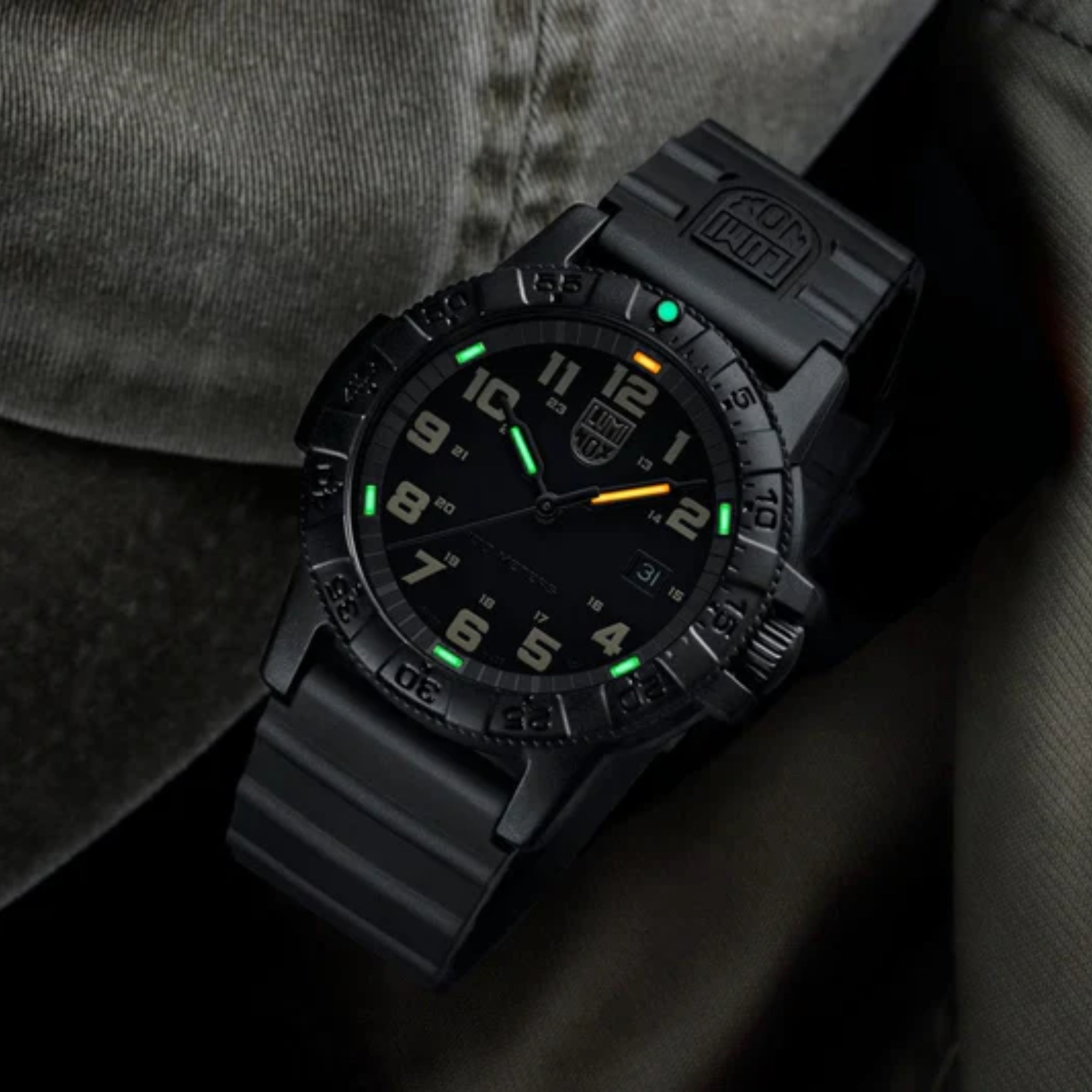 Luminox Leatherback Sea Turtle Giant 44mm CARBONOX™ Black Dial Men's Watch XS.0330