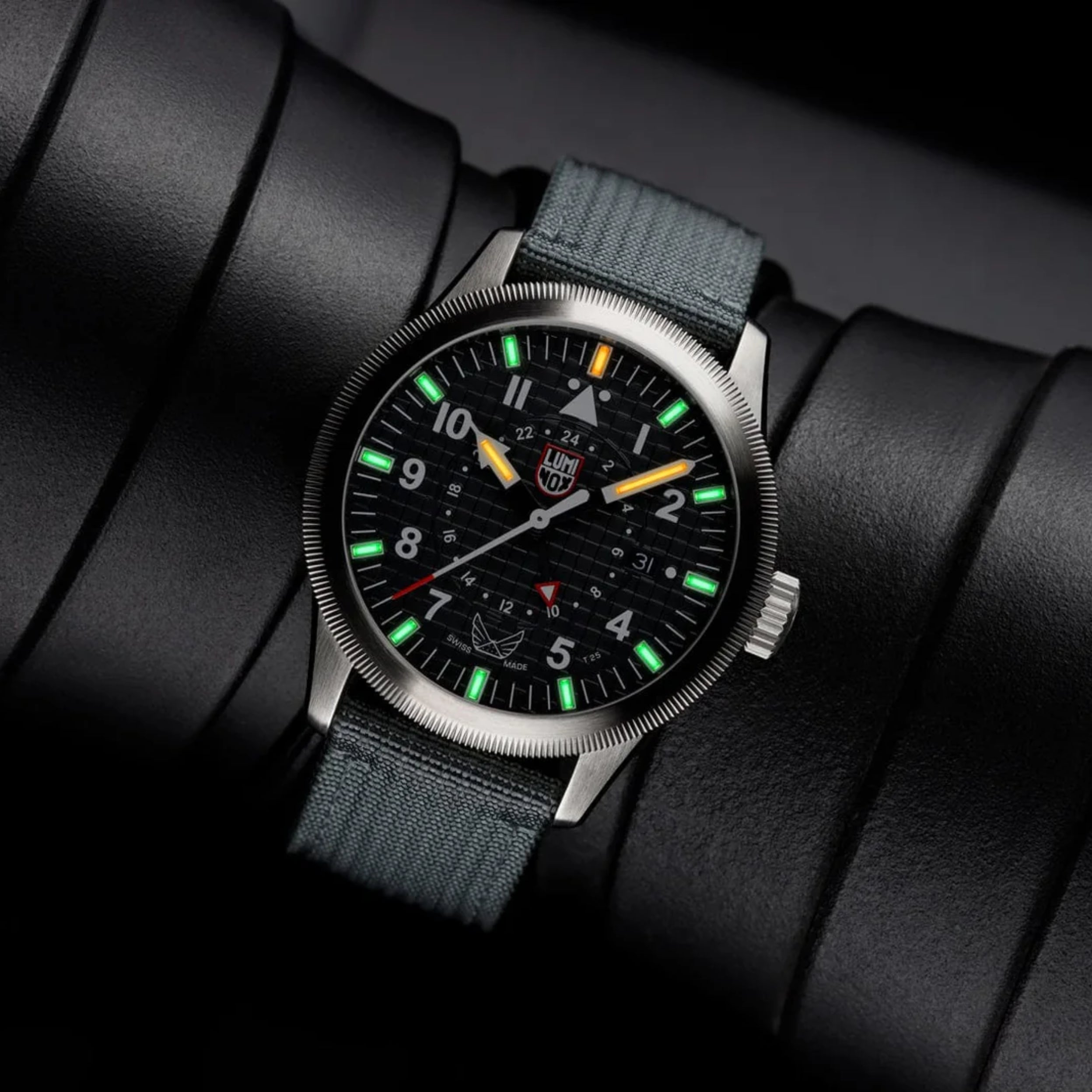 Luminox VOLITION AMERICA 'Flight Force' Pilot 42 mm black Carbon Fiber Printed Dial Men's Watch XA.9522.VOL