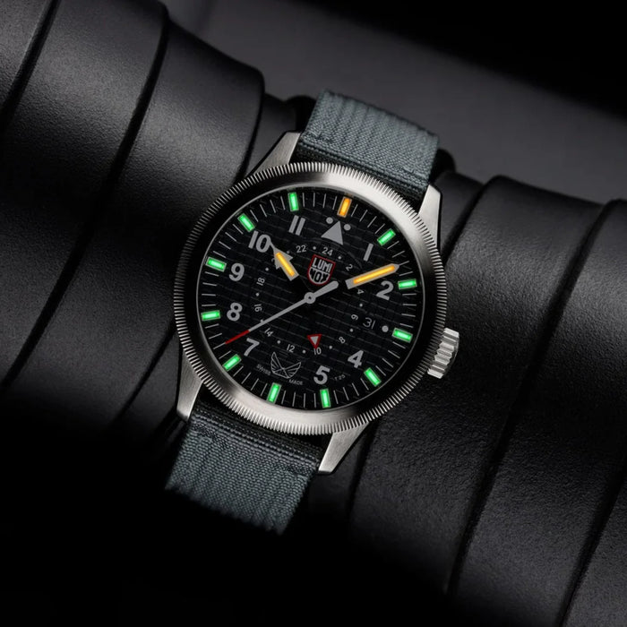 Luminox VOLITION AMERICA 'Flight Force' Pilot 42 mm black Carbon Fiber Printed Dial Men's Watch XA.9522.VOL