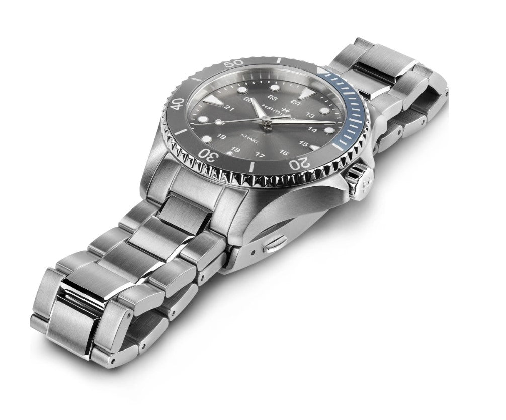 Hamilton Khaki Navy Scuba Quartz Grey Dial Sapphire Crystal Stainless steel Men's Watch H82211181