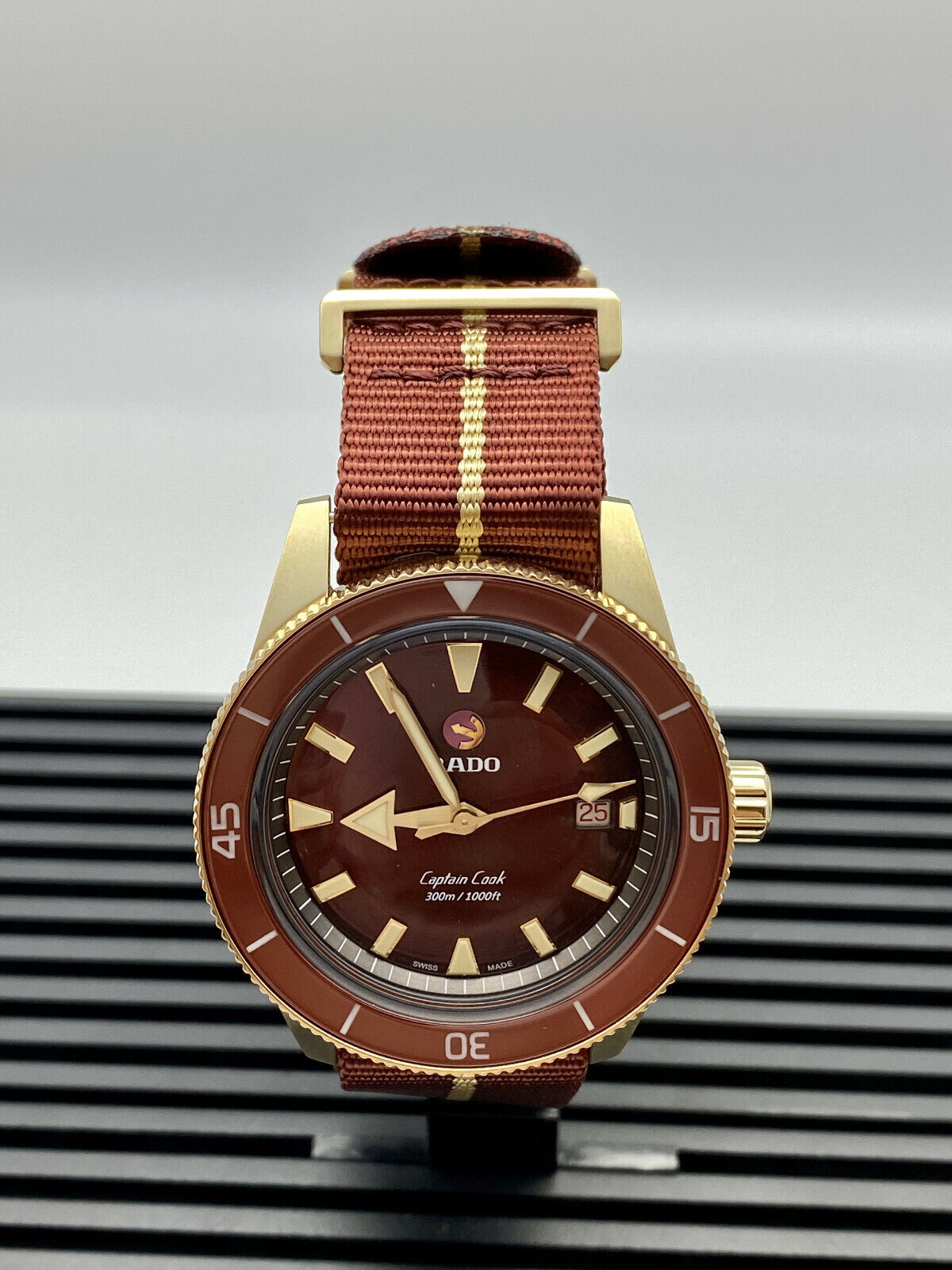 Rado Captain Cook Automatic Bronze Red Dial Gold Case Men's Watch R32504407