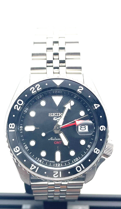 Seiko 5 Sports SKX Sports Style GMT Series Stainless Steel Case and stylized five-row bracelet Black Dia Men's Watch SSK001