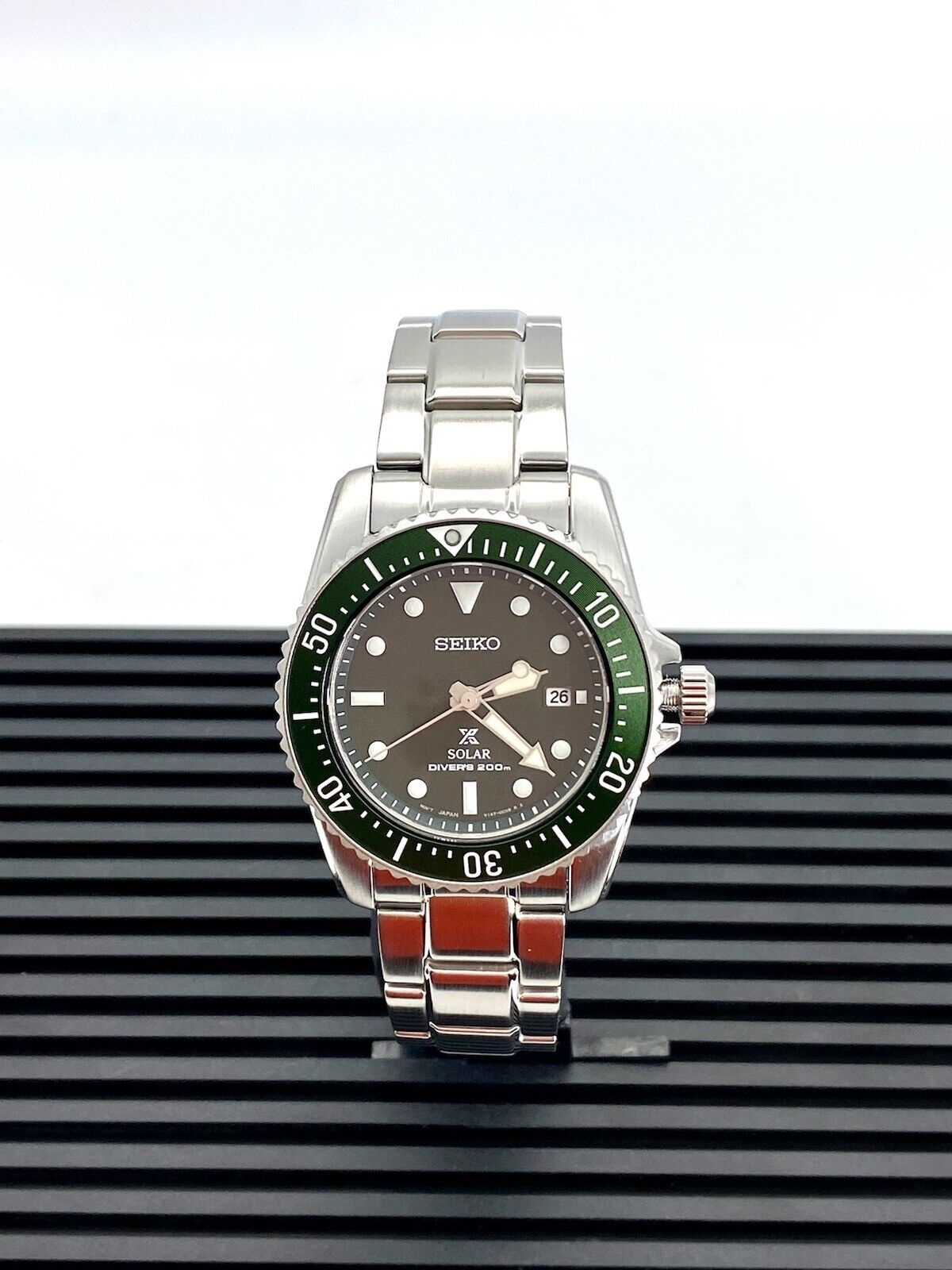 Seiko Prospex Solar Diver's Green Sunray Dial Stainless Steel Men Watch SNE583
