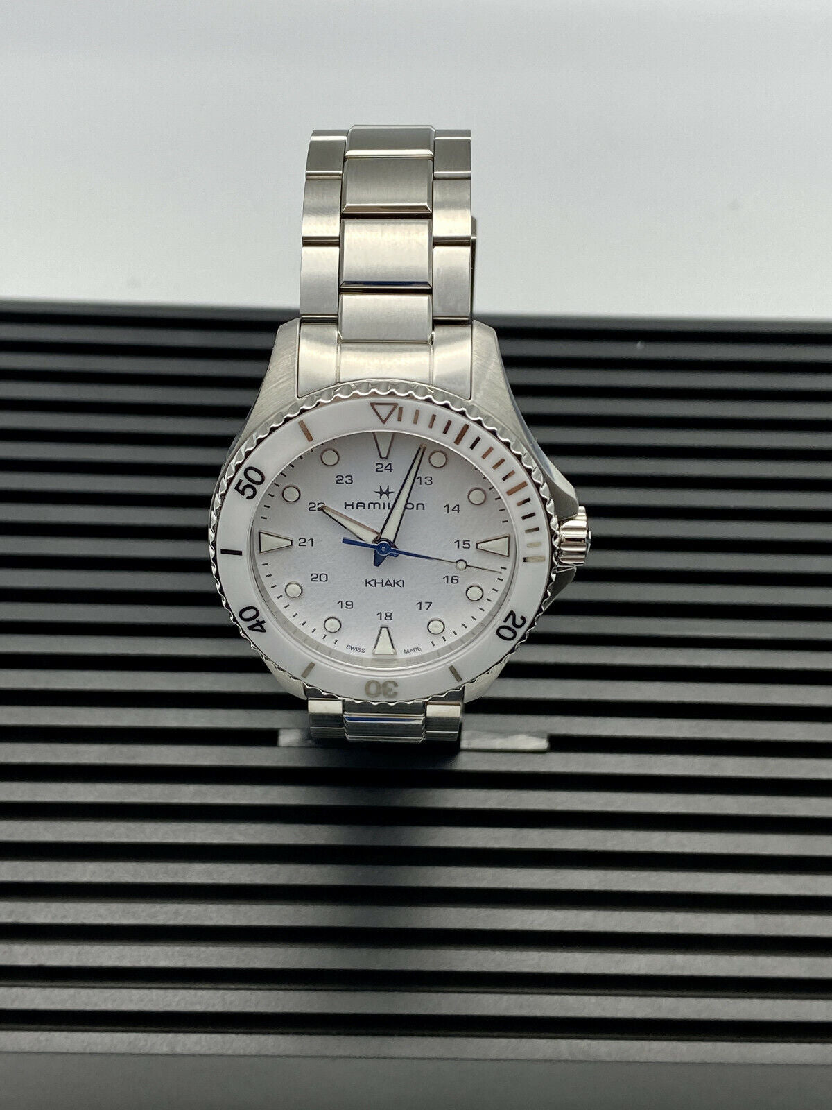 Hamilton Khaki Navy Scuba Quartz White Dial Women's Watch H82221110